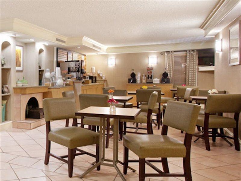 La Quinta Inn By Wyndham Denver Central Εστιατόριο φωτογραφία